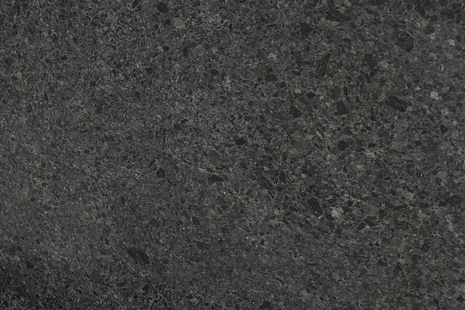 ANGOLA BLACK ANTIQUE