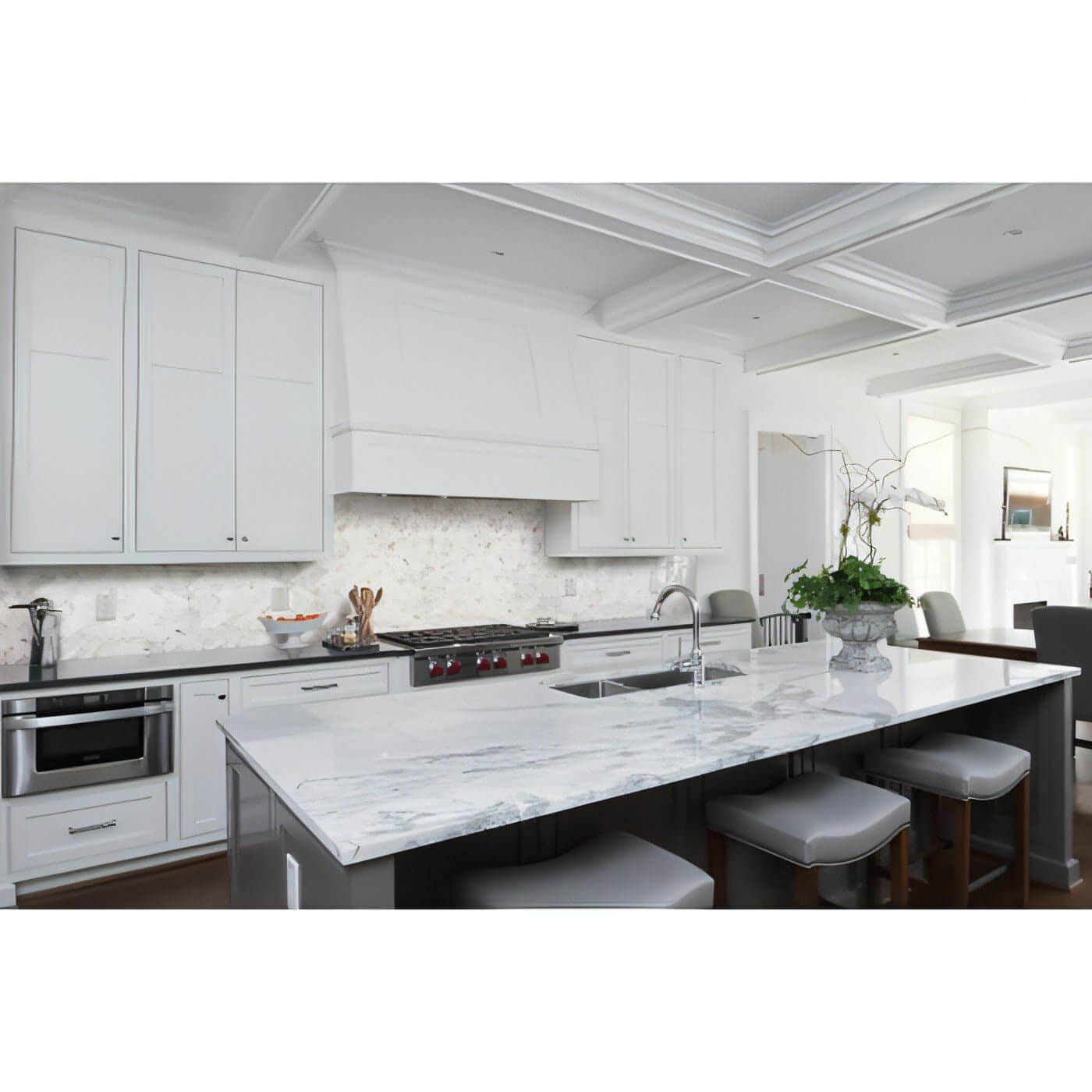 Calacatta Cressa Arabesque Honed Marble Mosaic — clean product view