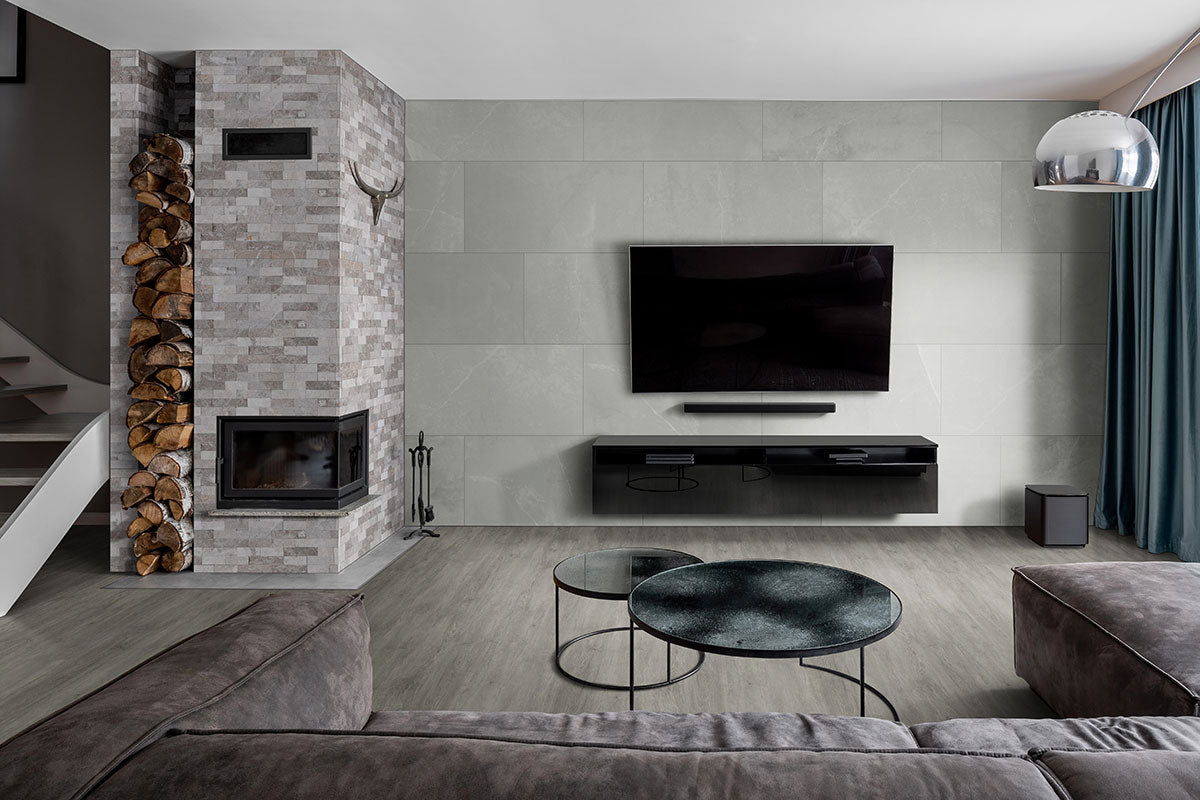 Rockmount Natural-Stone Stacked Stone Corner — installed room view — color Luna Gray Ledger