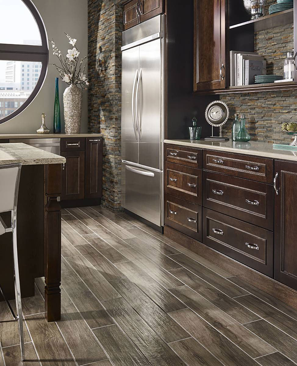 Rockmount Natural-Stone Stacked Stone Corner — installed room view — color Rustic Gold Ledger