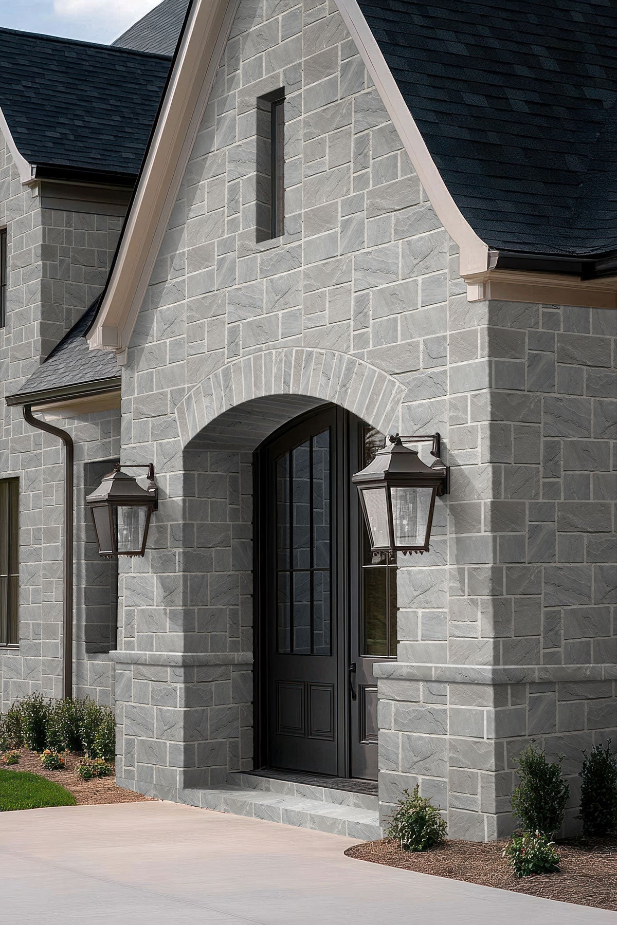 Rockmount Natural-Stone Squares and Rectangles Veneer — installed room view — color Sable Hills