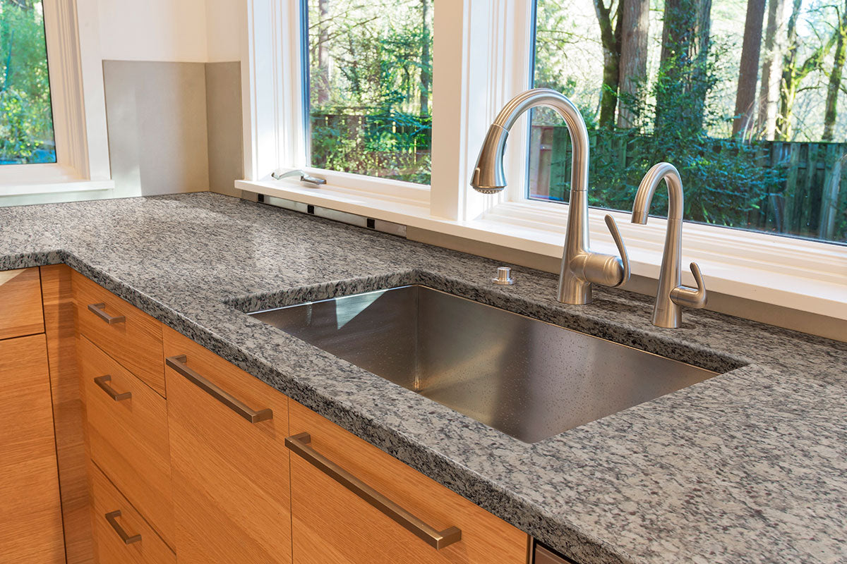 Santa Cecilia LC Granite Slab — room scene