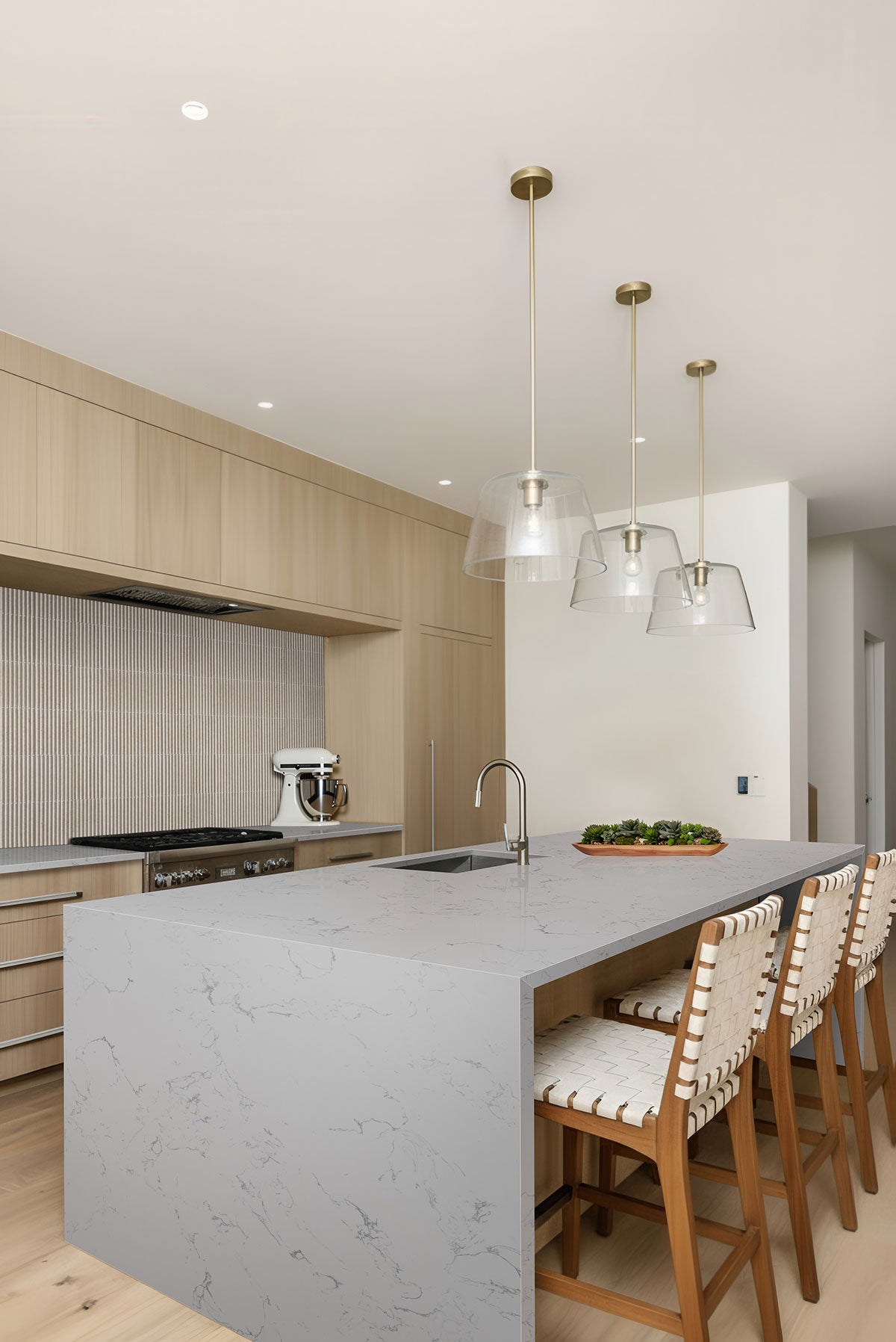 Bianco Venato engineered marble — room scene