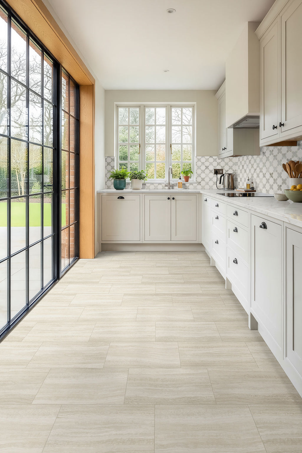 Vera Anne 10mm Polished Marble Pattern Mosaic — installed room view — color Anne Pattern Pol
